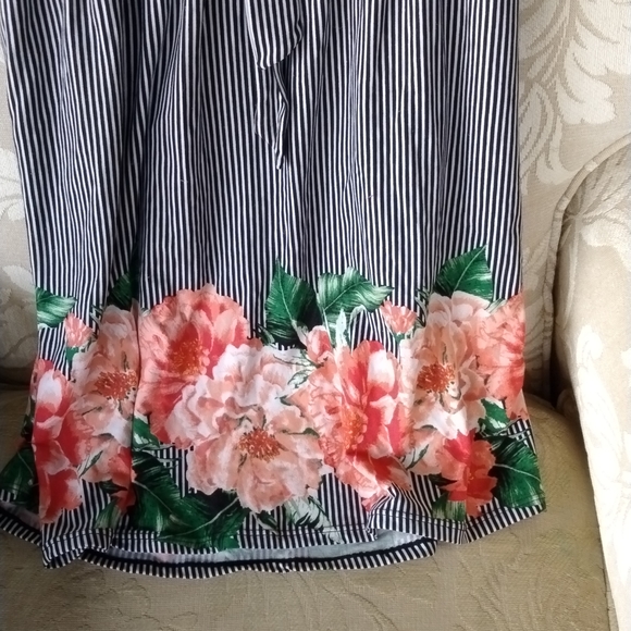Black and white striped strapless dress with Peach flowers around the bottom - Picture 2 of 4